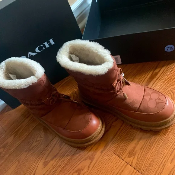 Coach Winter Boots - Picture 8 of 16